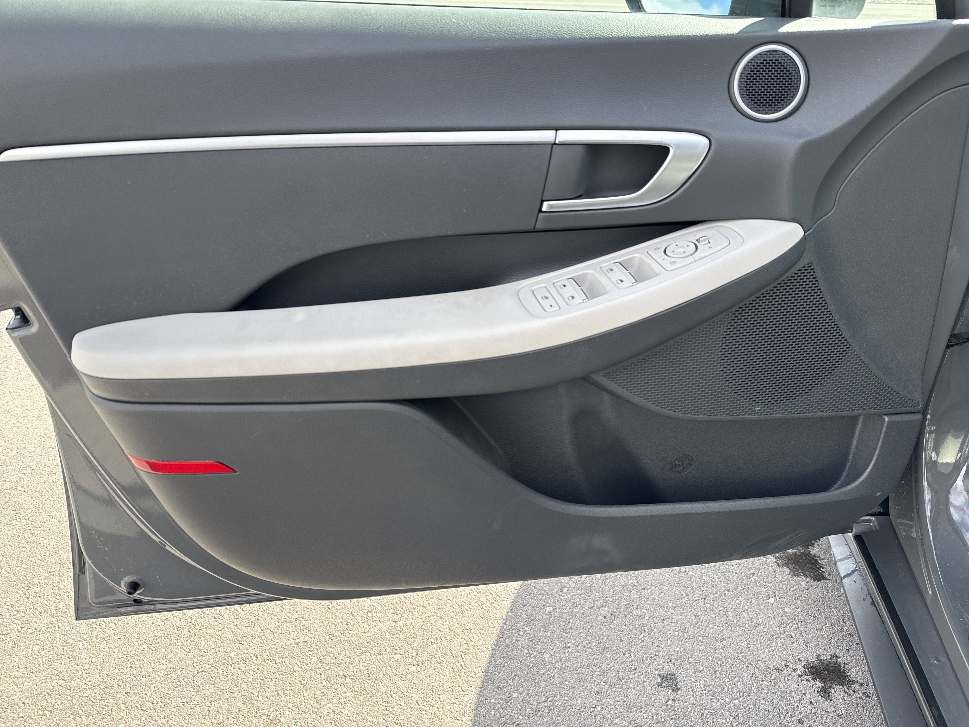 Used 2023 Hyundai Sonata SE image 5