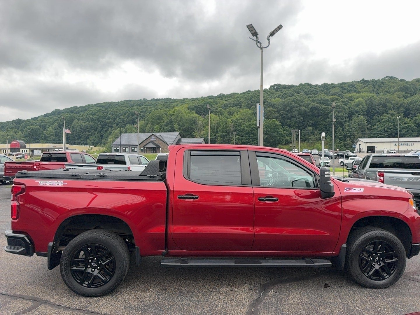 Used 2023 Chevrolet Silverado 1500 LT Trail Boss w/ Convenience Package II AWD/4WD image 3