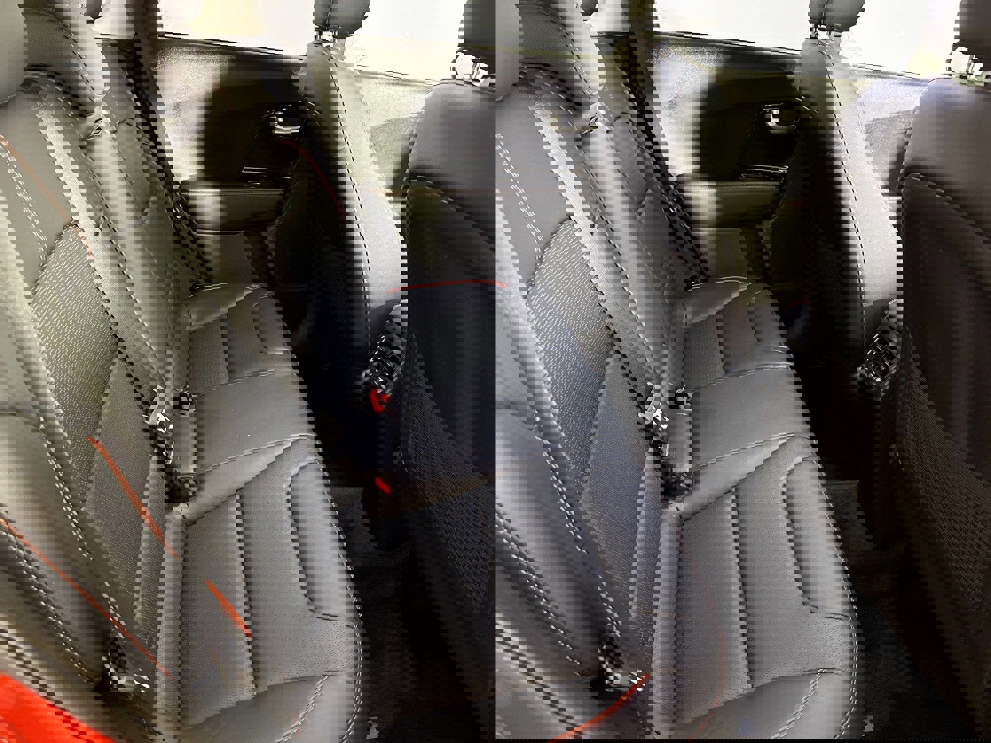 Used 2020 Kia Niro Touring image 36