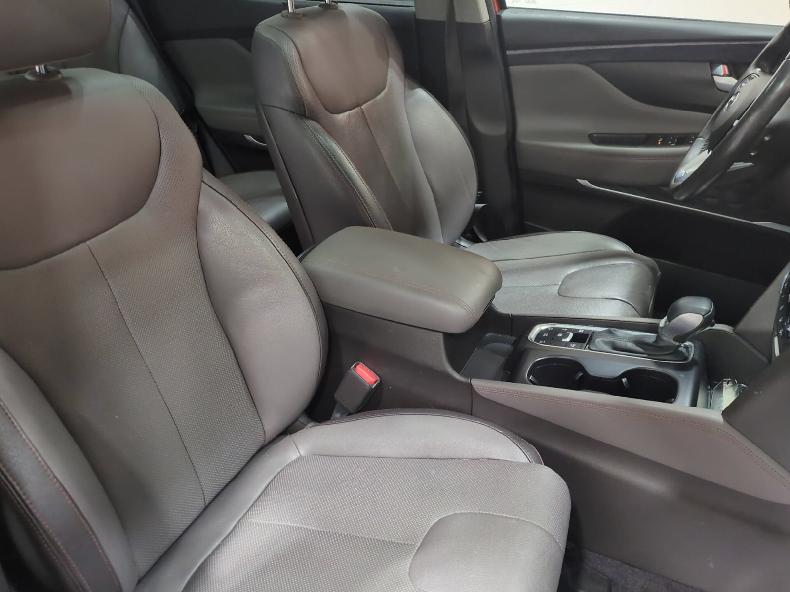 Used 2019 Hyundai Santa Fe AWD image 10