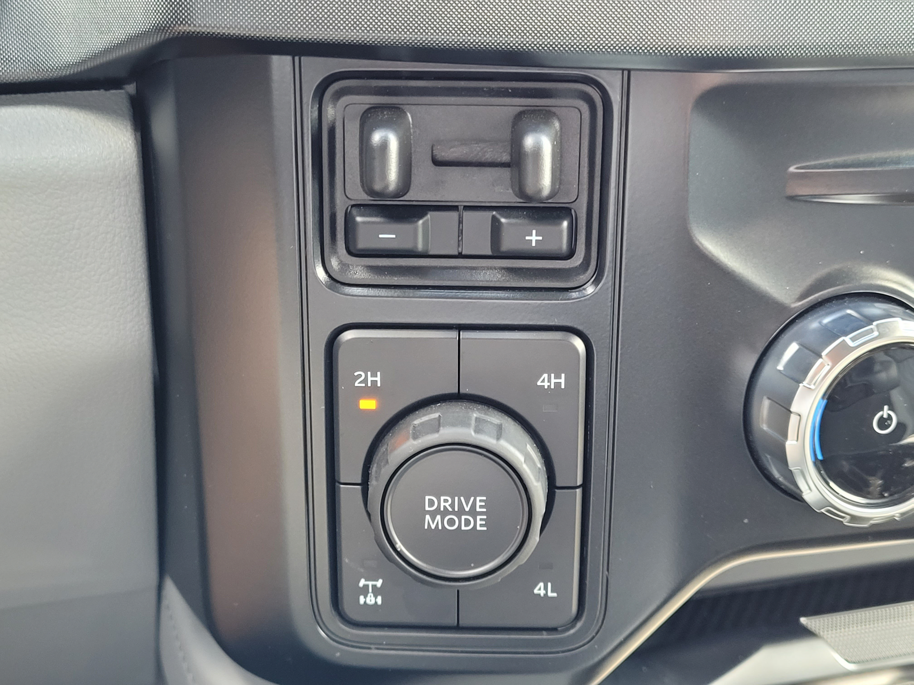 Used 2024 Ford F250 Limited w/ FX4 Off-Road Package AWD/4WD image 24