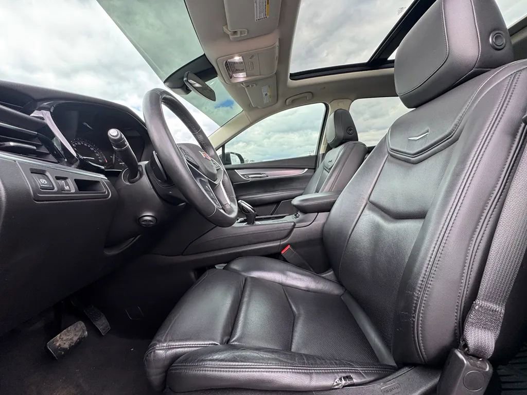 Used 2019 Cadillac XT4 Sport w/ Cold Weather Package image 8