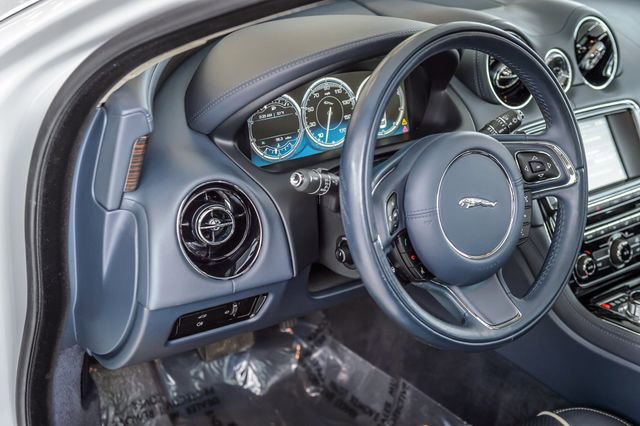 Used 2015 Jaguar XJ L Portfolio image 27