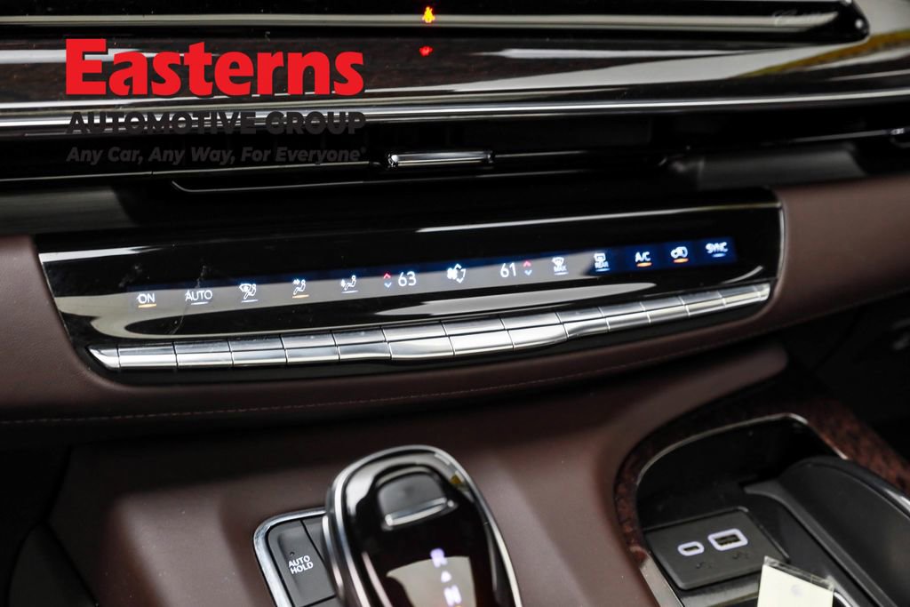 Used 2024 Cadillac Escalade Sport Platinum w/ LPO, ONYX Package image 22