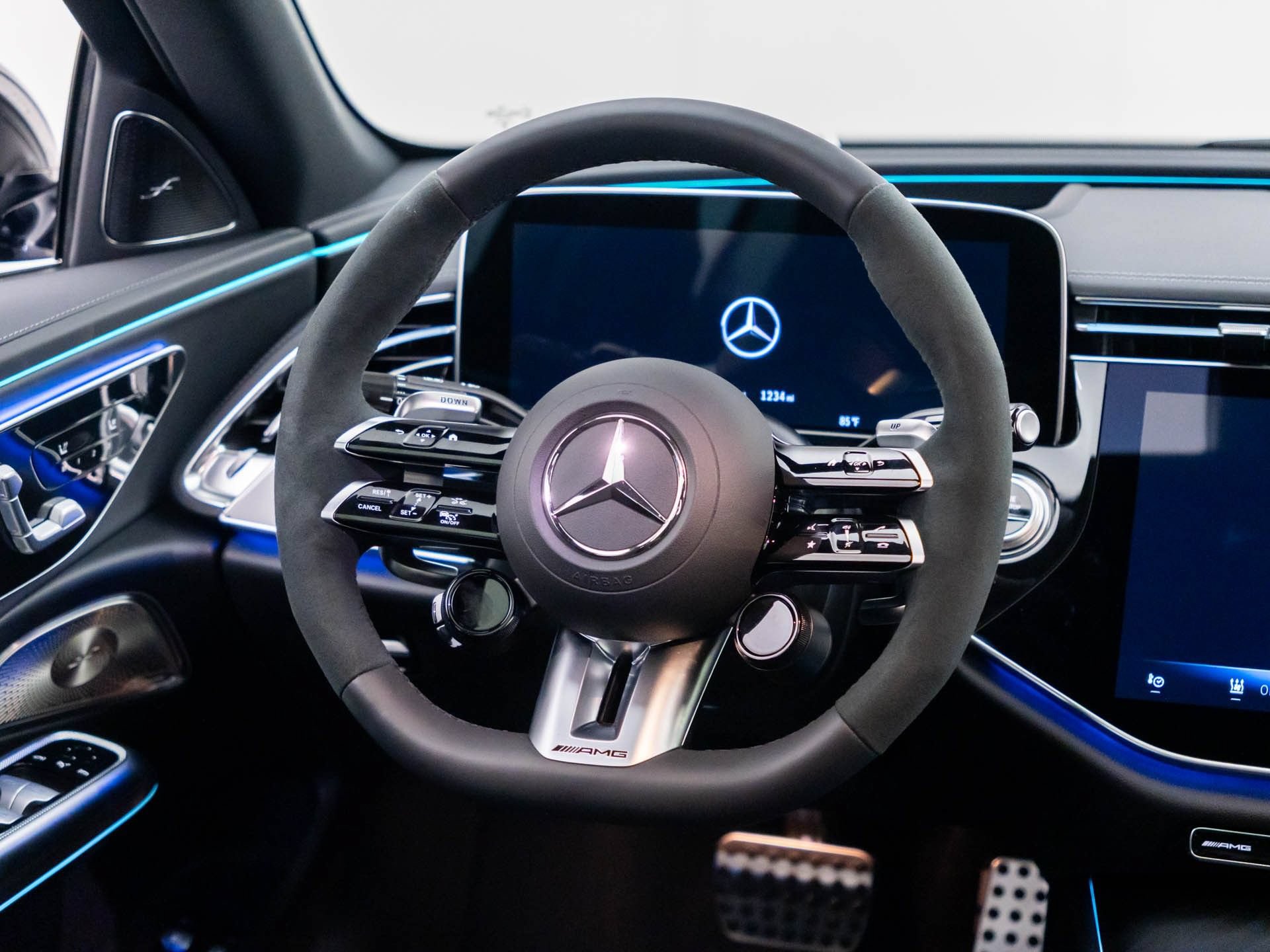 Used 2026 Mercedes-Benz E 53 AMG e 4MATIC Sedan image 10