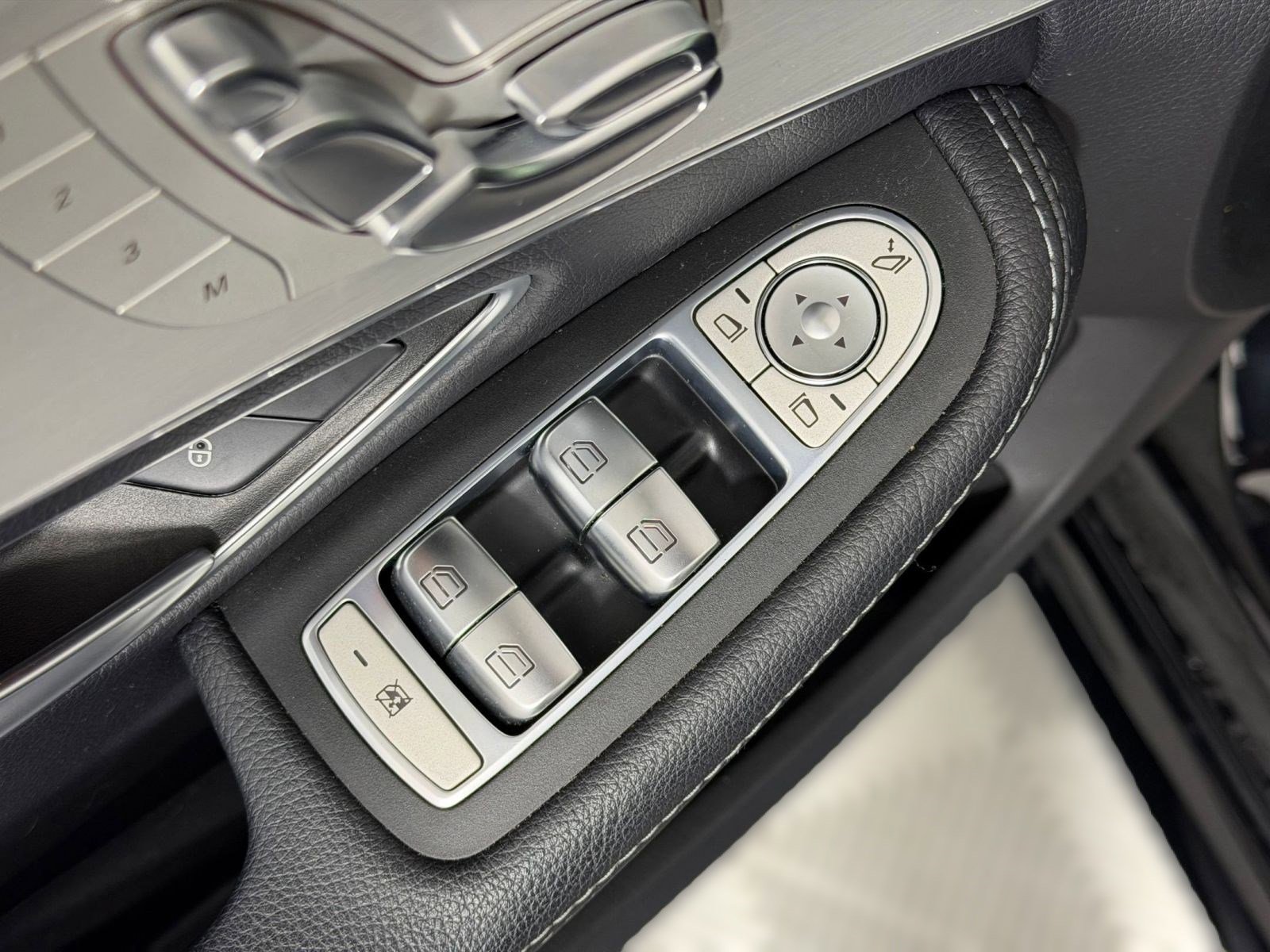 Used 2018 Mercedes-Benz C 300 Sedan image 22