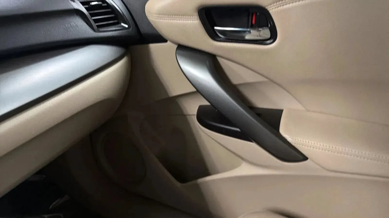 Used 2015 Acura RDX FWD image 16