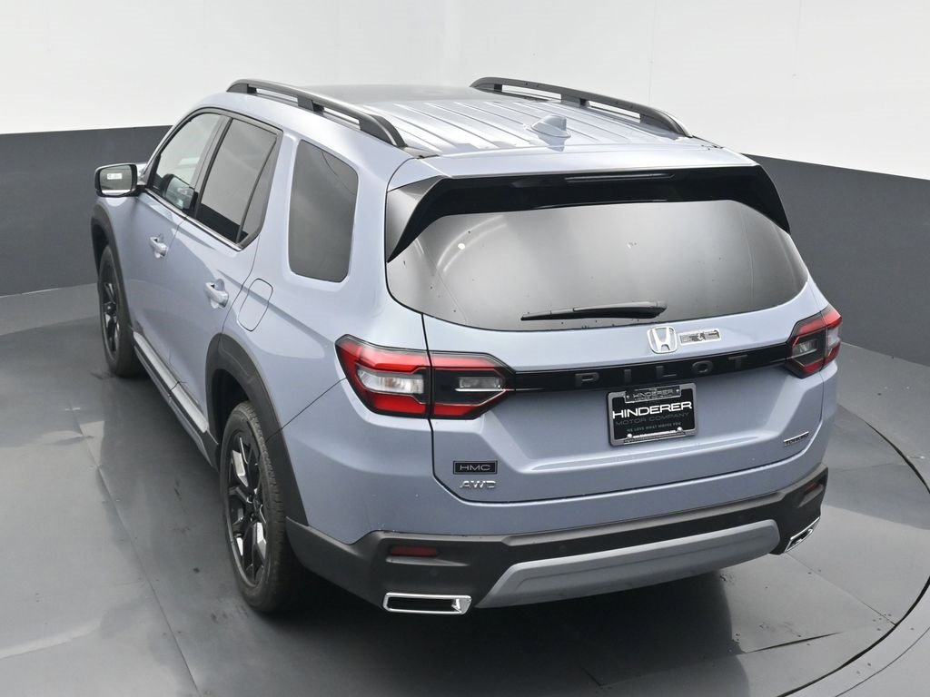 New 2025 Honda Pilot Touring image 18