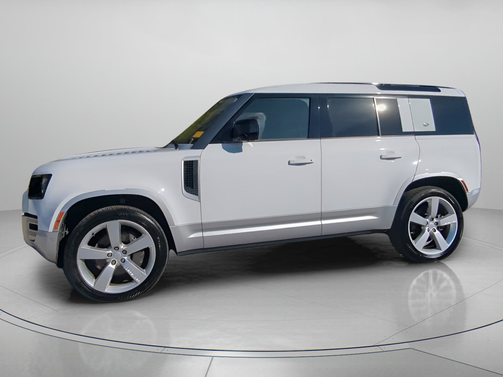 Used 2022 Land Rover Defender 110 SE image 11