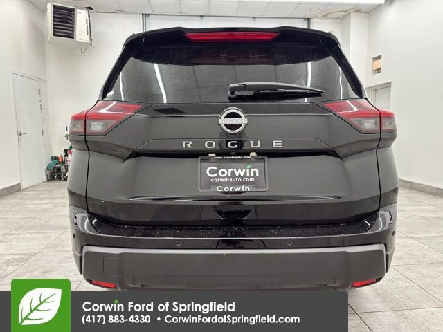 Used 2025 Nissan Rogue SV image 4