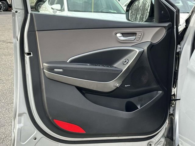 Used 2018 Hyundai Santa Fe SE image 9