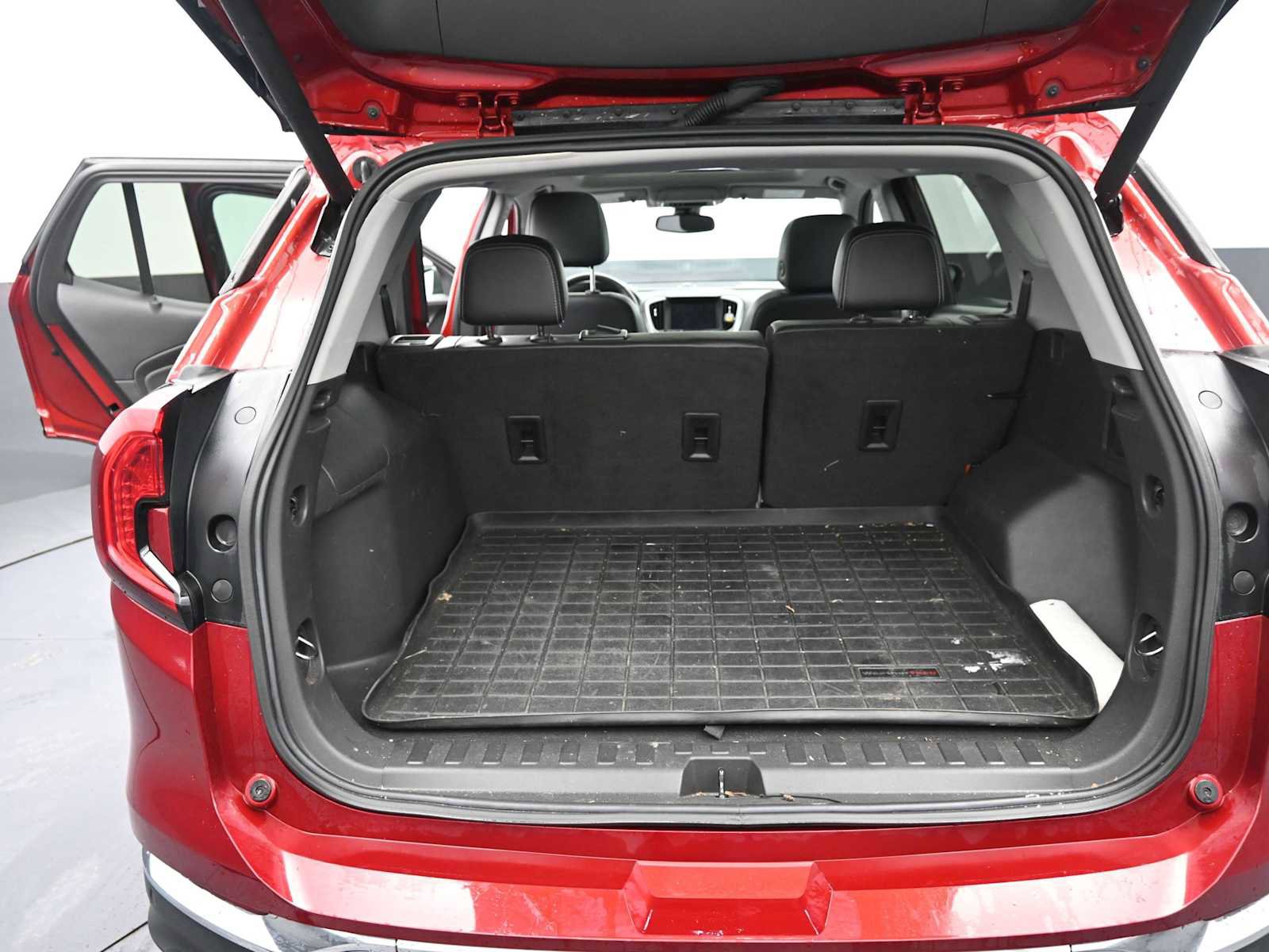 Used 2023 GMC Terrain SLT image 28