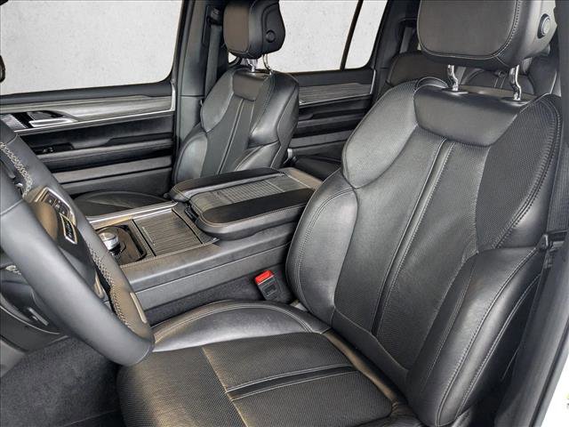 Used 2024 Jeep Wagoneer L Series II w/ Flexible Seating Group image 17