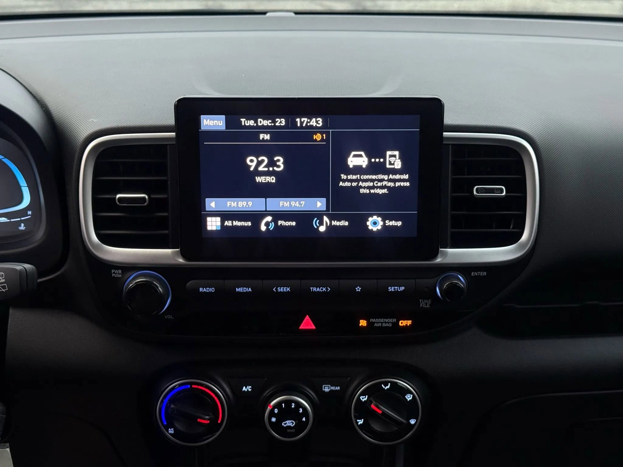 Used 2023 Hyundai Venue SE w/ Cargo Package image 33