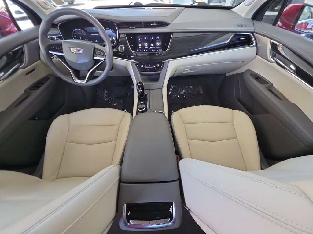 Used 2023 Cadillac XT6 Premium Luxury w/ LPO, Premium Carpet Package FWD image 21