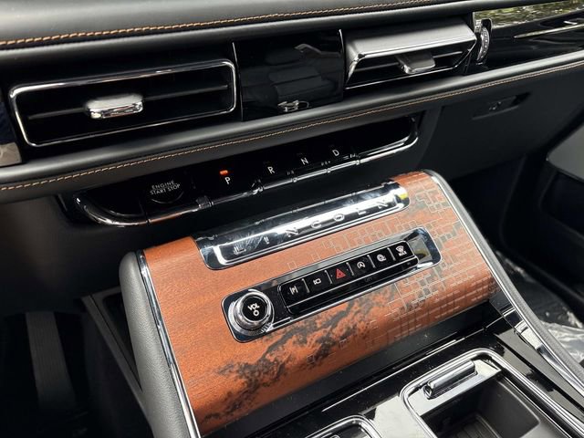 New 2026 Lincoln Aviator Black Label w/ Jet Appearance Package AWD/4WD image 30