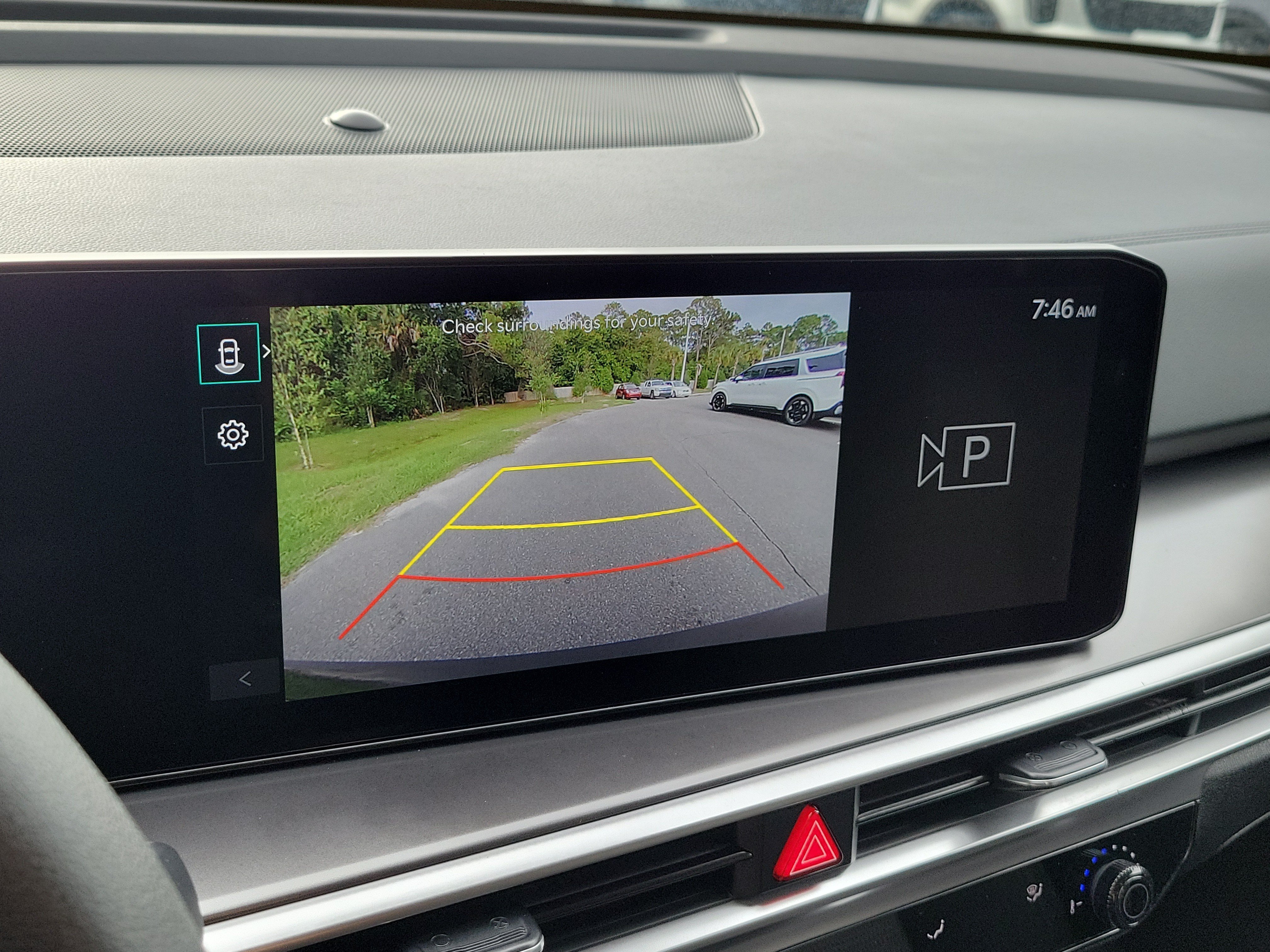 Certified 2024 Kia Sorento LX FWD image 33