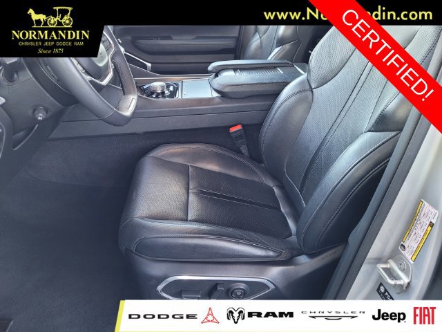 Certified 2024 Jeep Wagoneer L Series II w/ Flexible Seating Group RWD image 14