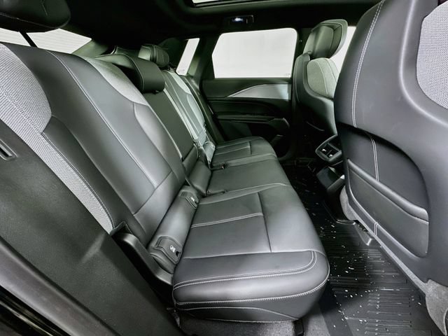 Used 2024 Cadillac Lyriq Tech w/ Driver Assist Package AWD/4WD image 28