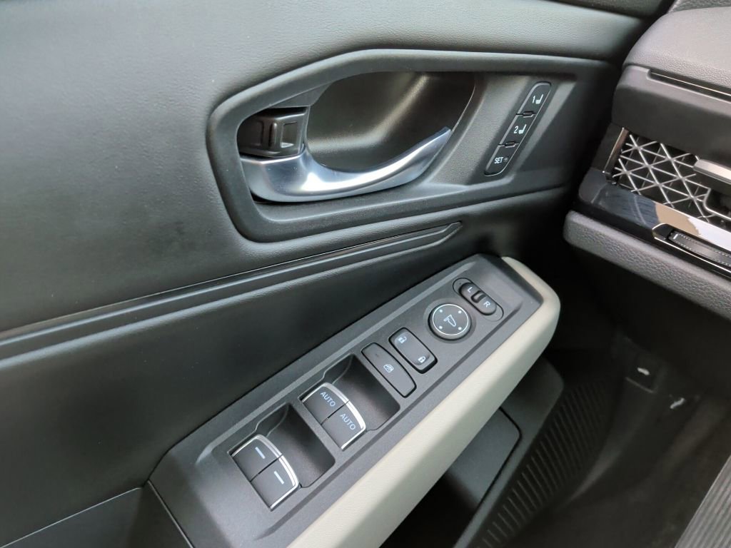 Used 2023 Honda Accord EX-L image 13