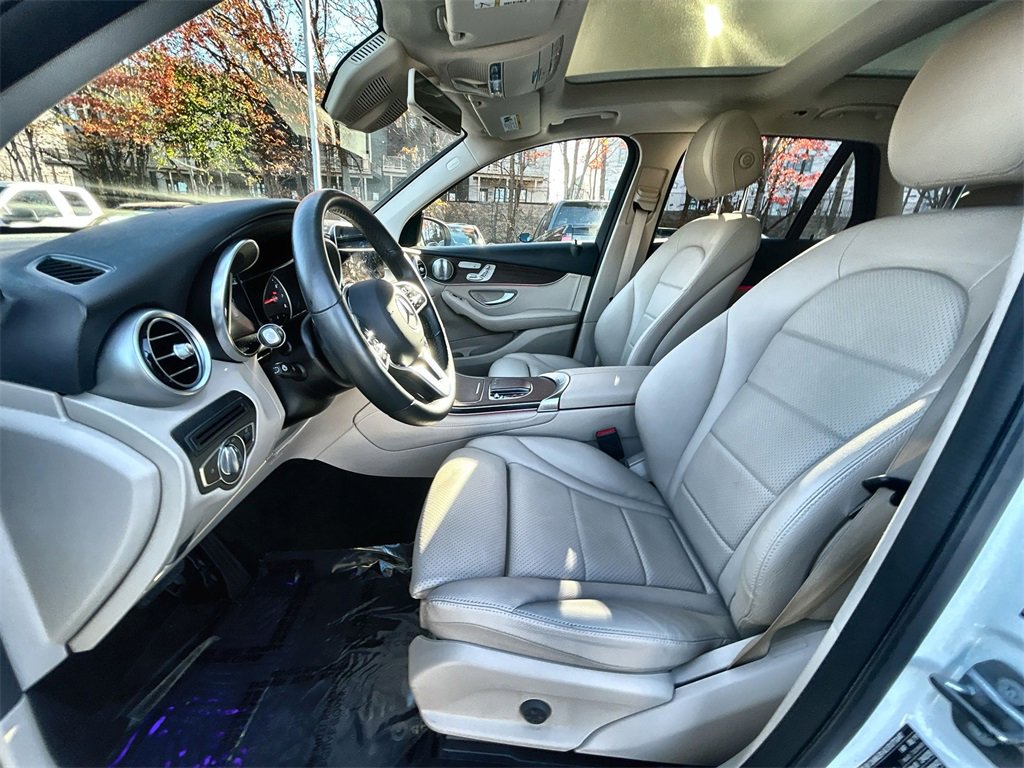 Used 2020 Mercedes-Benz GLC 300 4MATIC w/ Multimedia Package image 13