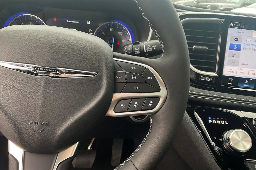 New 2026 Chrysler Pacifica Select FWD image 14