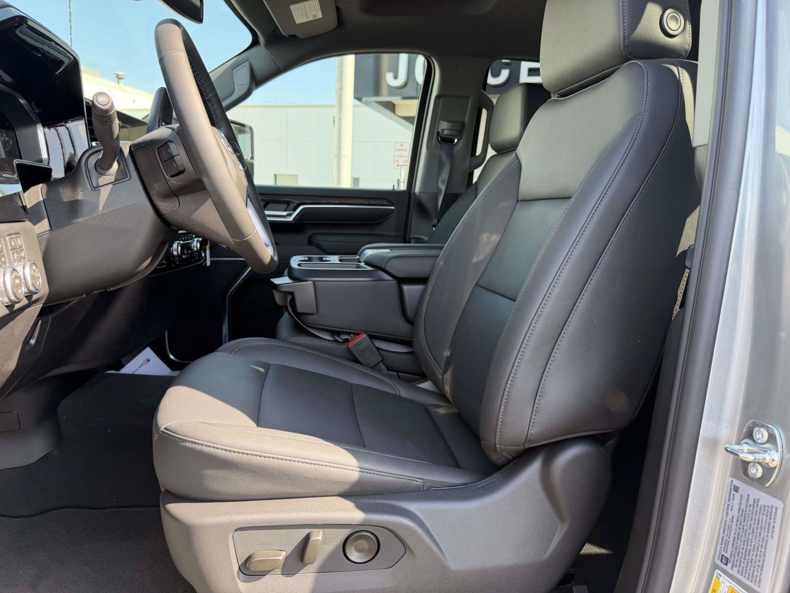 New 2026 GMC Sierra 2500 SLT w/ Max Trailering Package AWD/4WD image 7
