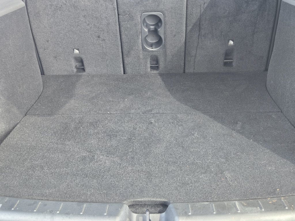 Used 2026 Tesla Model Y AWD image 31