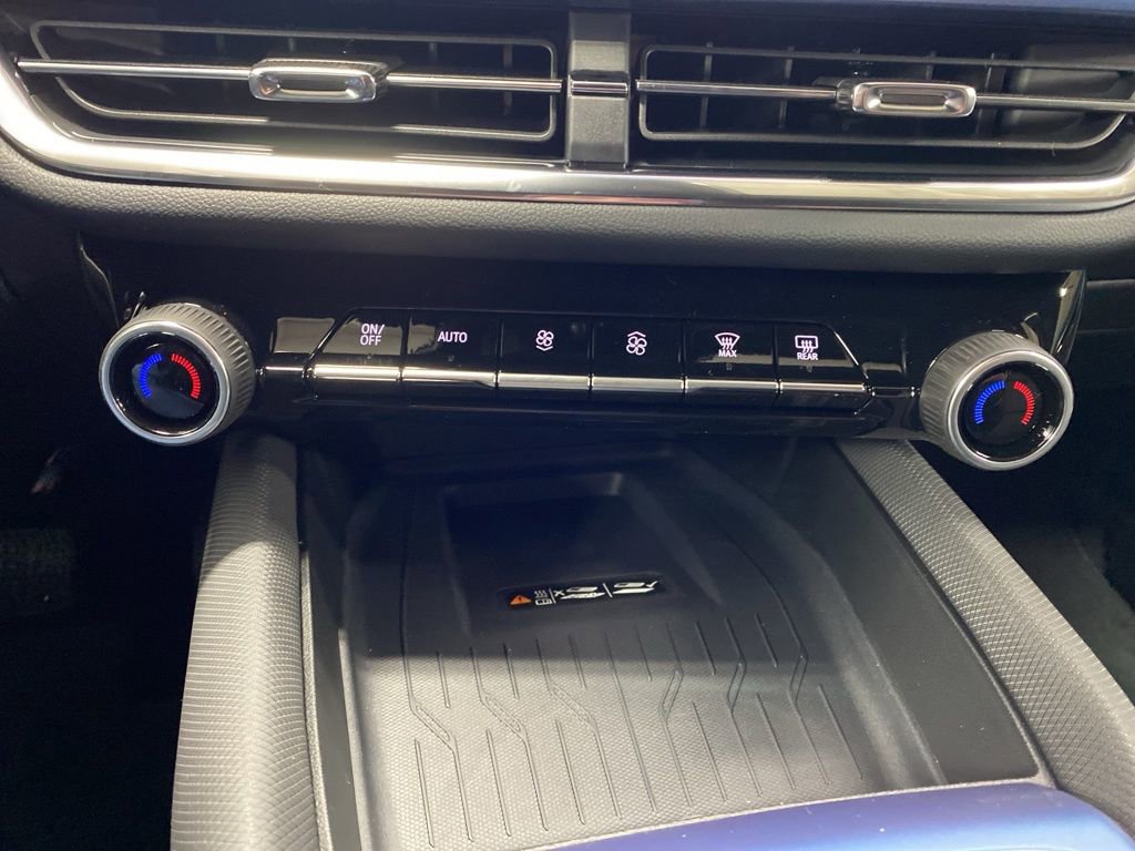 New 2026 Chevrolet Equinox EV LT image 34