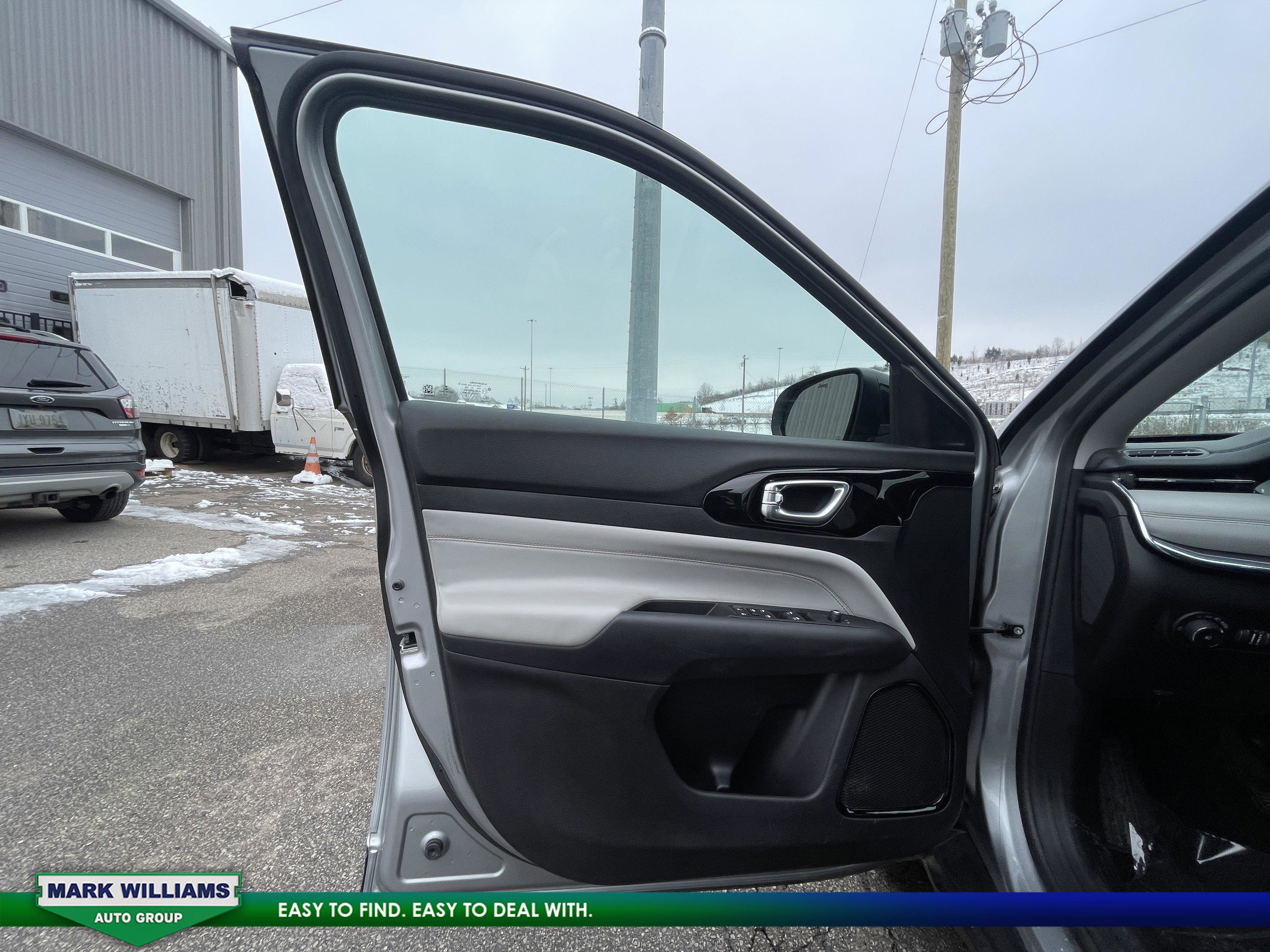 Used 2022 Jeep Compass Limited image 9