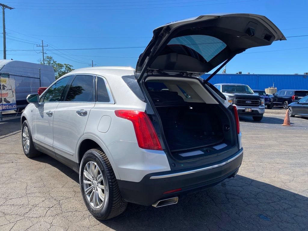 Used 2017 Cadillac XT5 Luxury w/ Driver Awareness Package AWD/4WD image 4