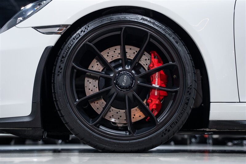 Used 2018 Porsche 911 GT3 RWD image 12