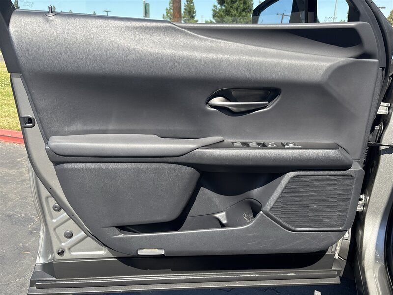 Used 2020 Lexus UX 200 w/ Accessory Package FWD image 27
