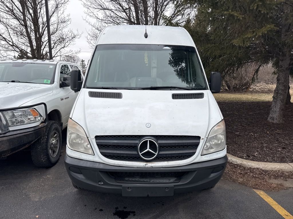Used 2011 Mercedes-Benz Sprinter 2500 image 2