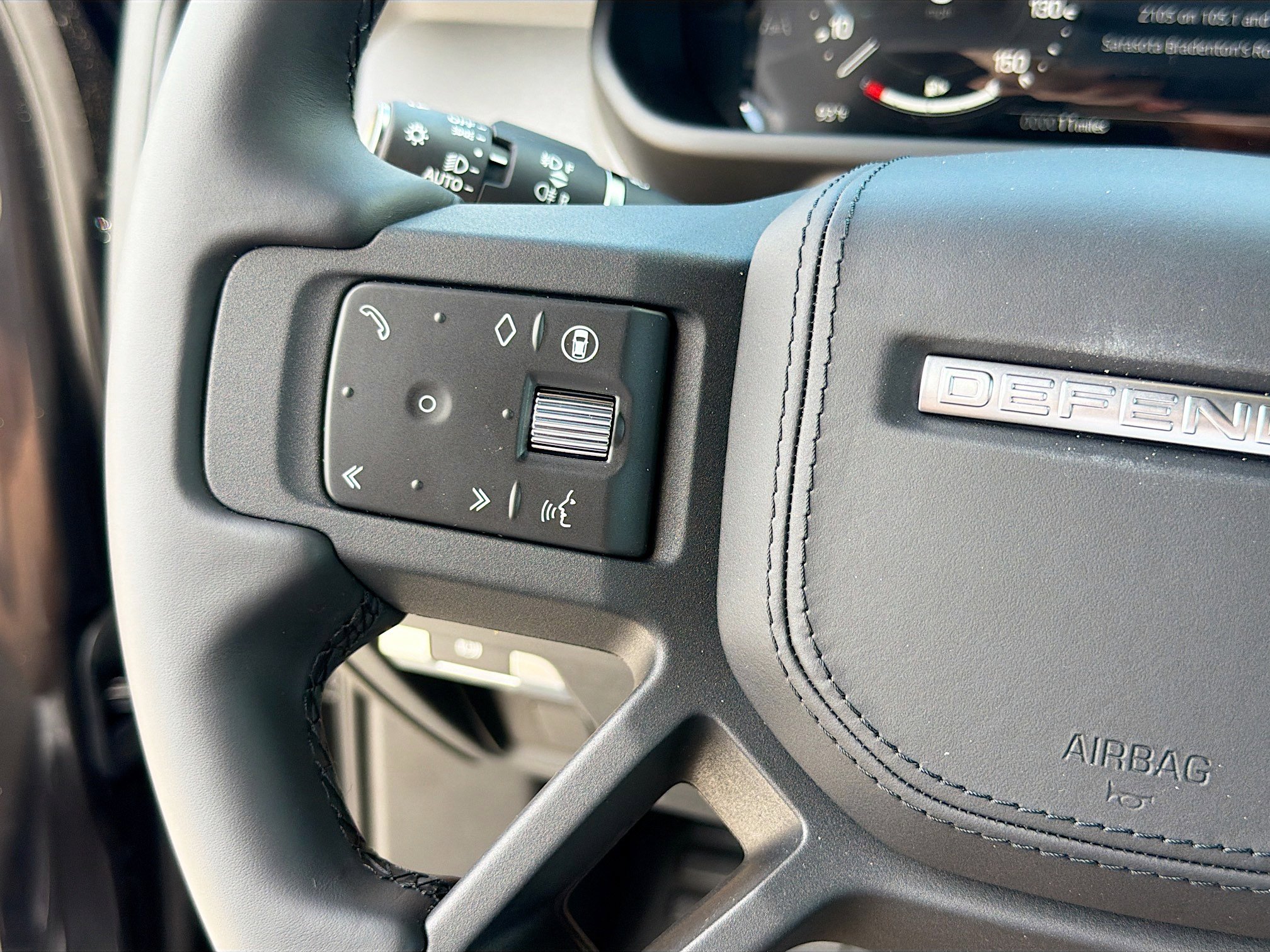 New 2026 Land Rover Defender 110 X AWD/4WD image 38