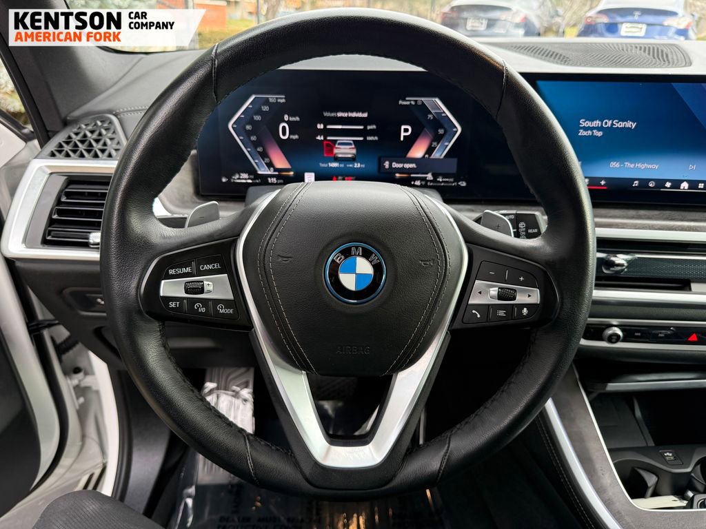 Used 2025 BMW X5 xDrive50e image 16