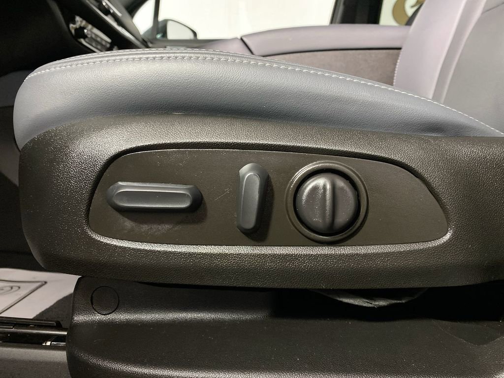 Used 2023 Buick Enclave Essence w/ Trailering Package, 5000 lbs. image 12