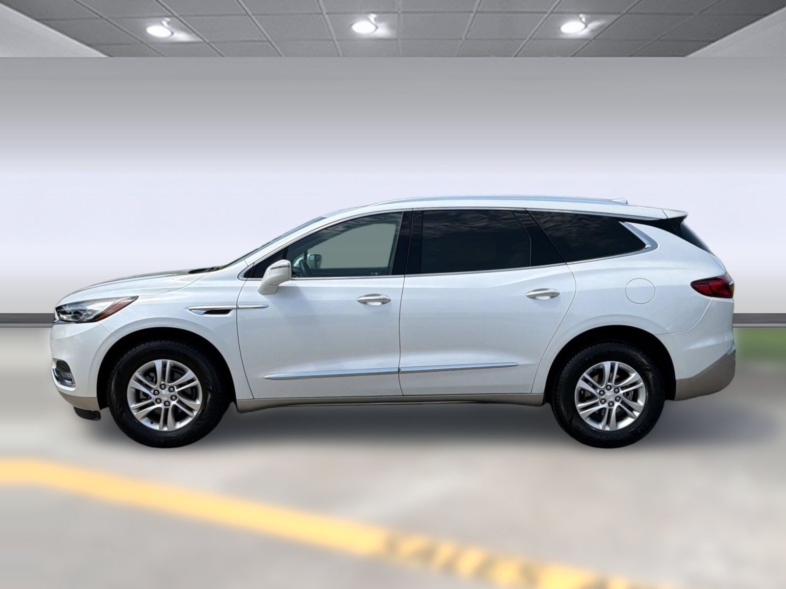 Certified 2018 Buick Enclave Essence FWD image 2