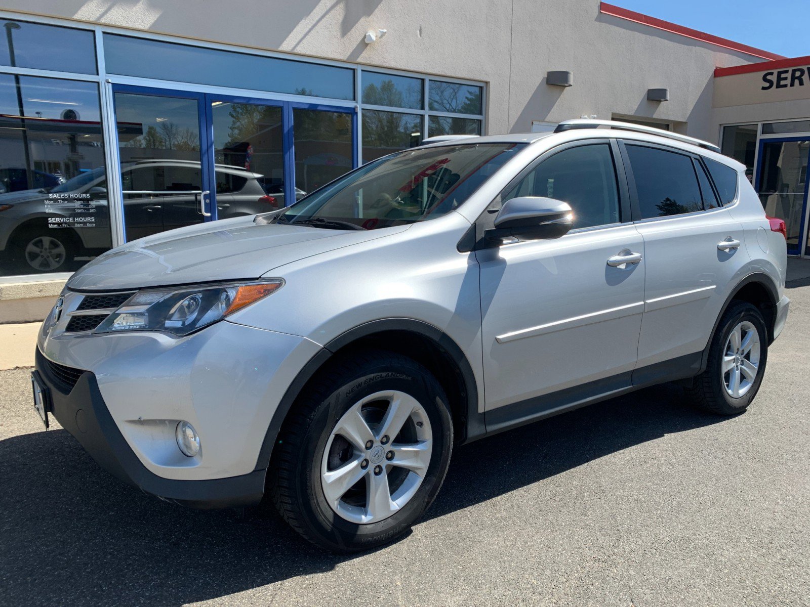 Used 2013 Toyota RAV4 XLE AWD/4WD image 1