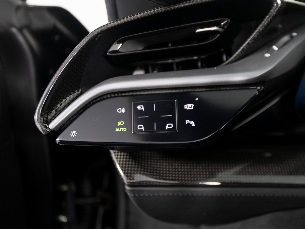 Used 2024 Ferrari SF90 Spider image 22