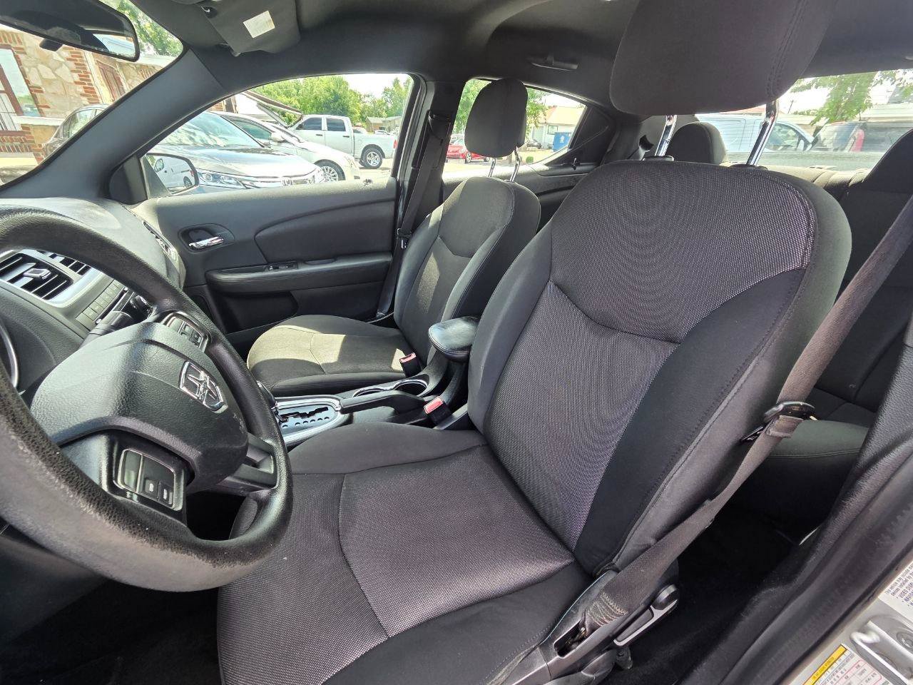Used 2012 Dodge Avenger SE FWD image 11