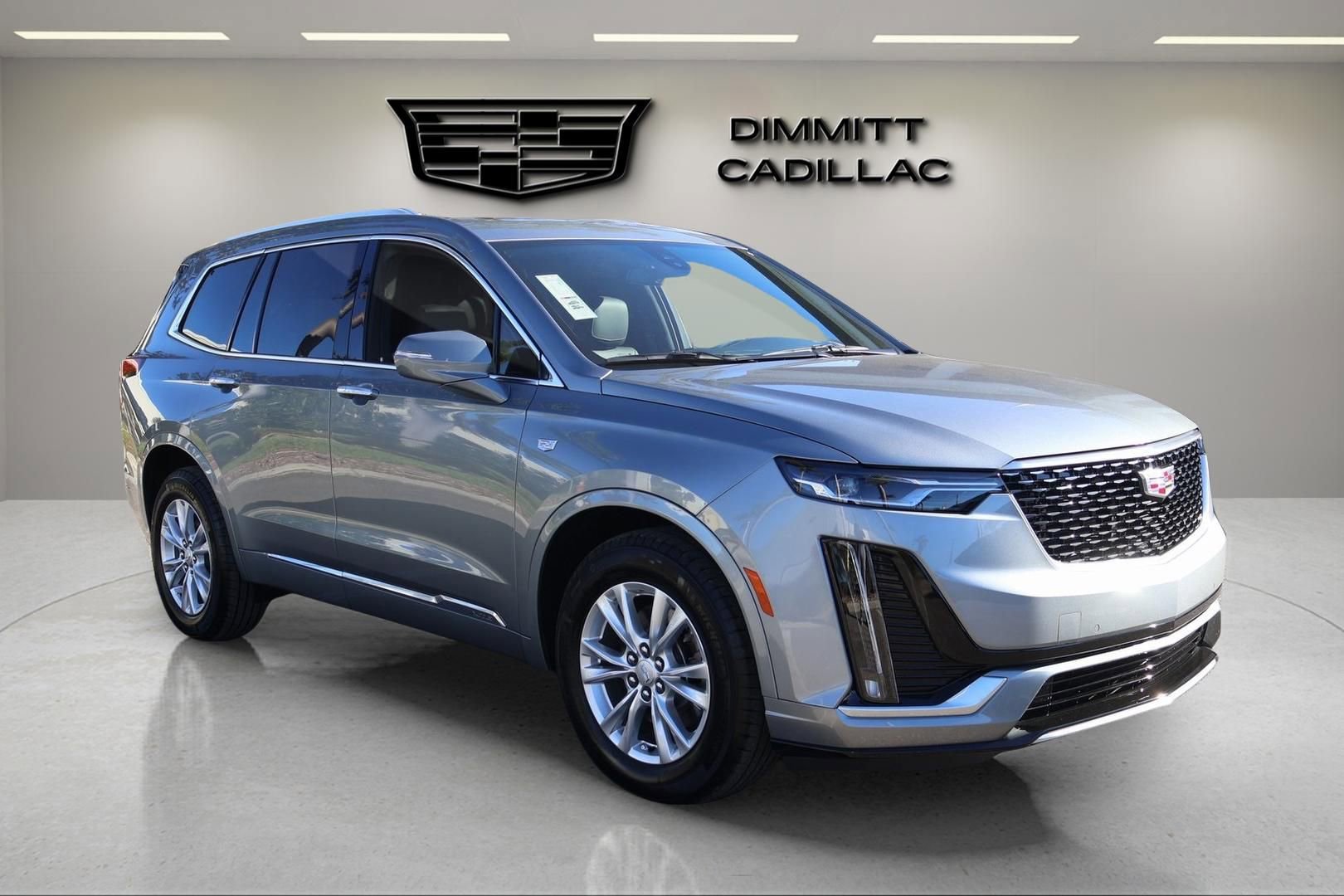 New 2025 Cadillac XT6 Luxury FWD image 7