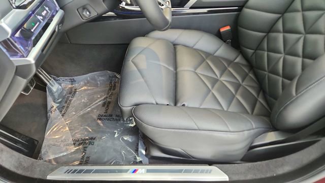 Used 2025 BMW 740i image 36