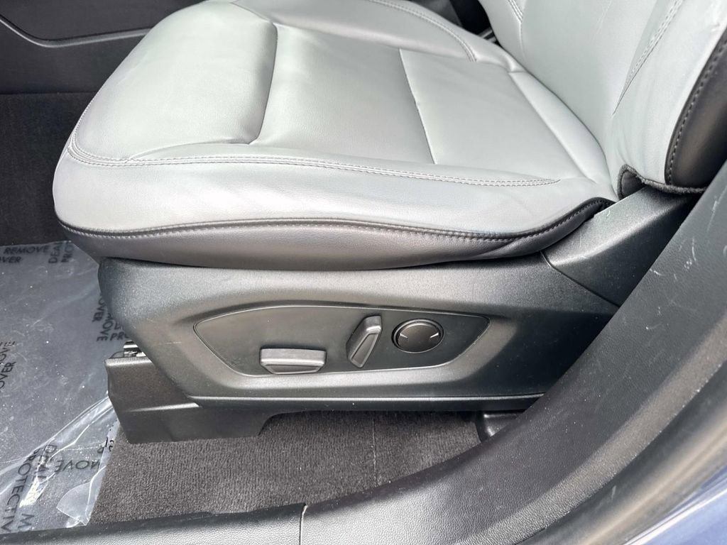 Used 2021 Ford Explorer XLT w/ Equipment Group 202A image 20