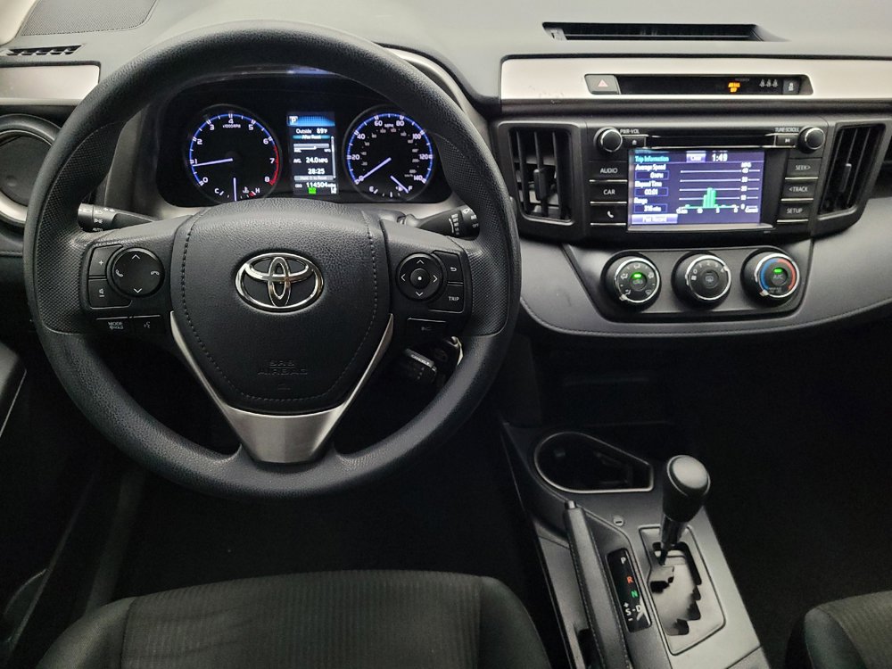 Used 2018 Toyota RAV4 LE FWD image 22