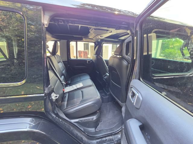 Used 2022 Jeep Wrangler Unlimited Sahara w/ Cold Weather Group AWD/4WD image 25