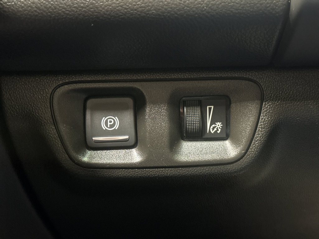 Used 2020 GMC Acadia Denali w/ GMC Pro Grade Package image 35