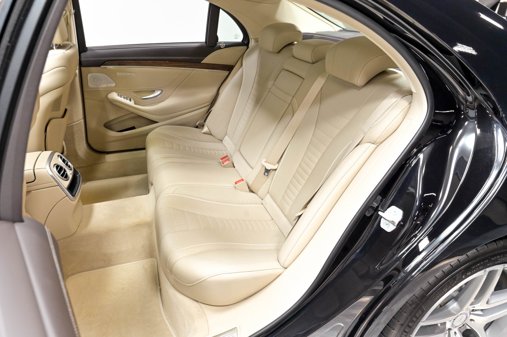 Used 2016 Mercedes-Benz S 550 4MATIC Sedan image 40