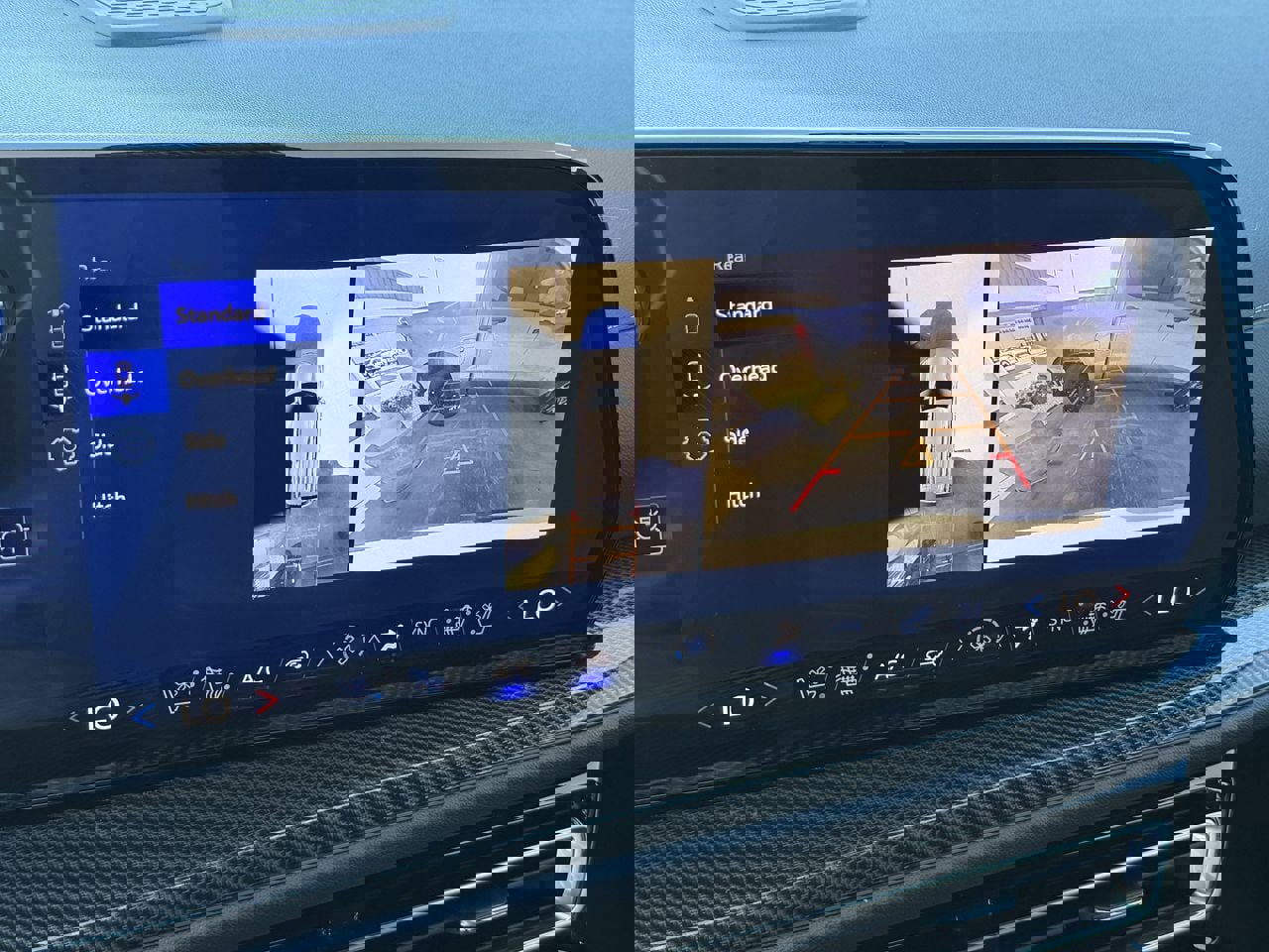 New 2026 Chevrolet Traverse High Country image 16