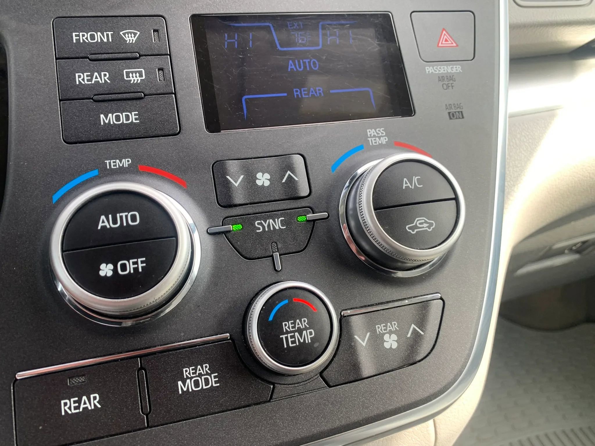 Used 2019 Toyota Sienna LE FWD image 31